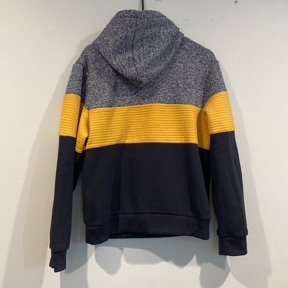 Mecca Mecca Gray, Yellow, and Navy UofMichigan Hoodie Sweatshirt - Size Medium - Picture 6 of 6